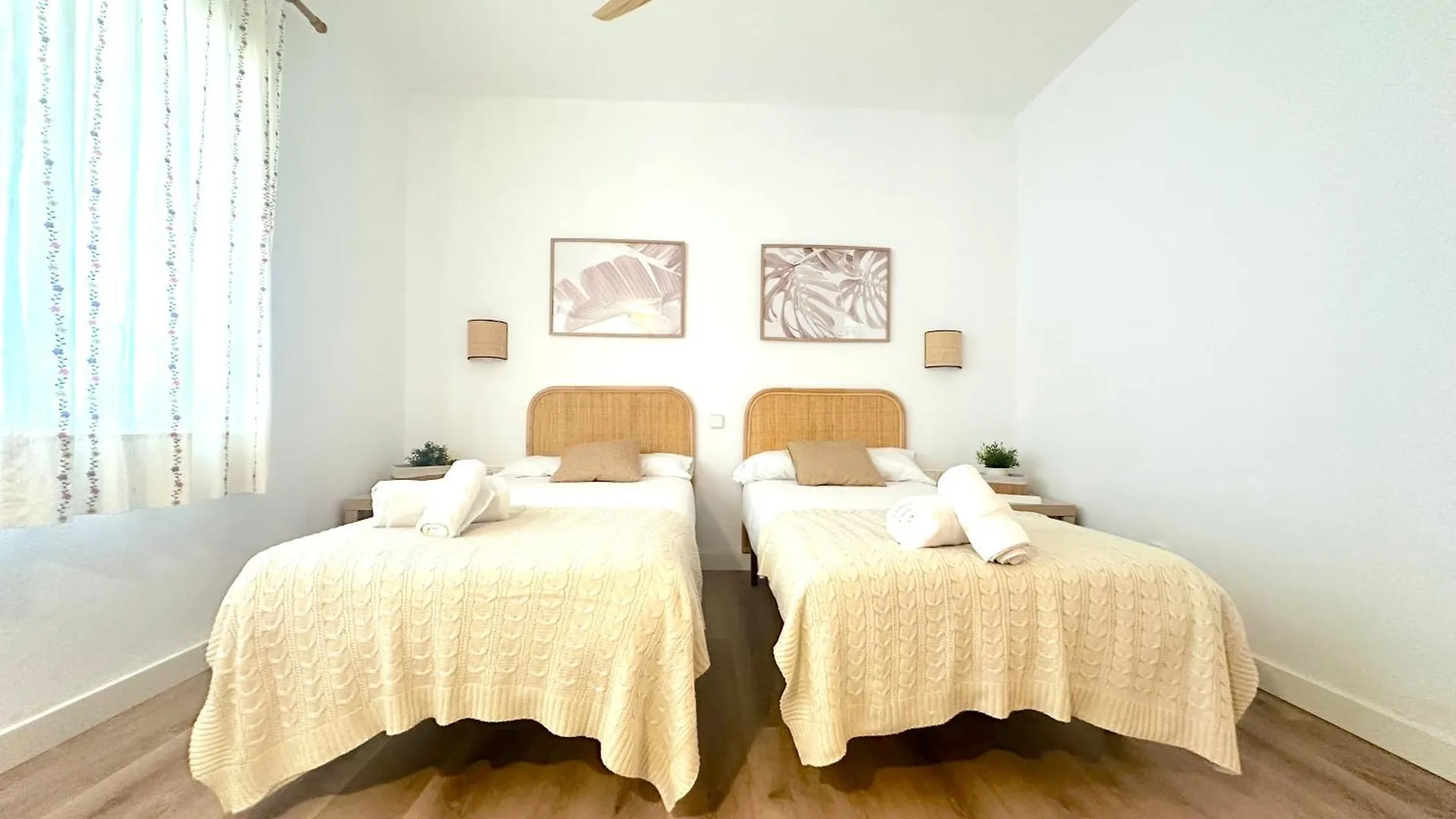 Villa Alboran Beachfront 9Pax Torre de Benagalbοn Ισπανία