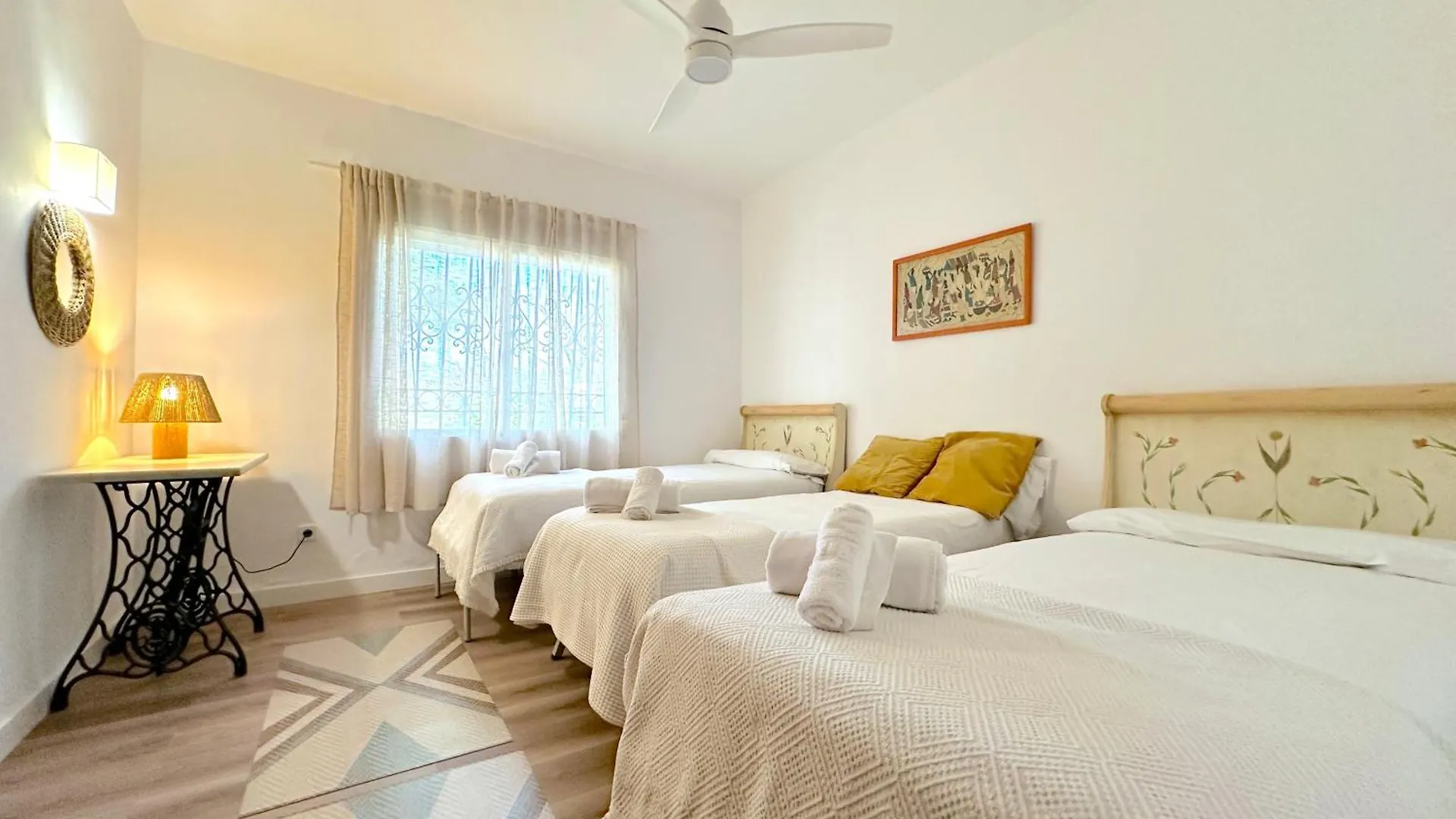 Villa Alboran Beachfront 9Pax Torre de Benagalbon 0*,  Španělsko