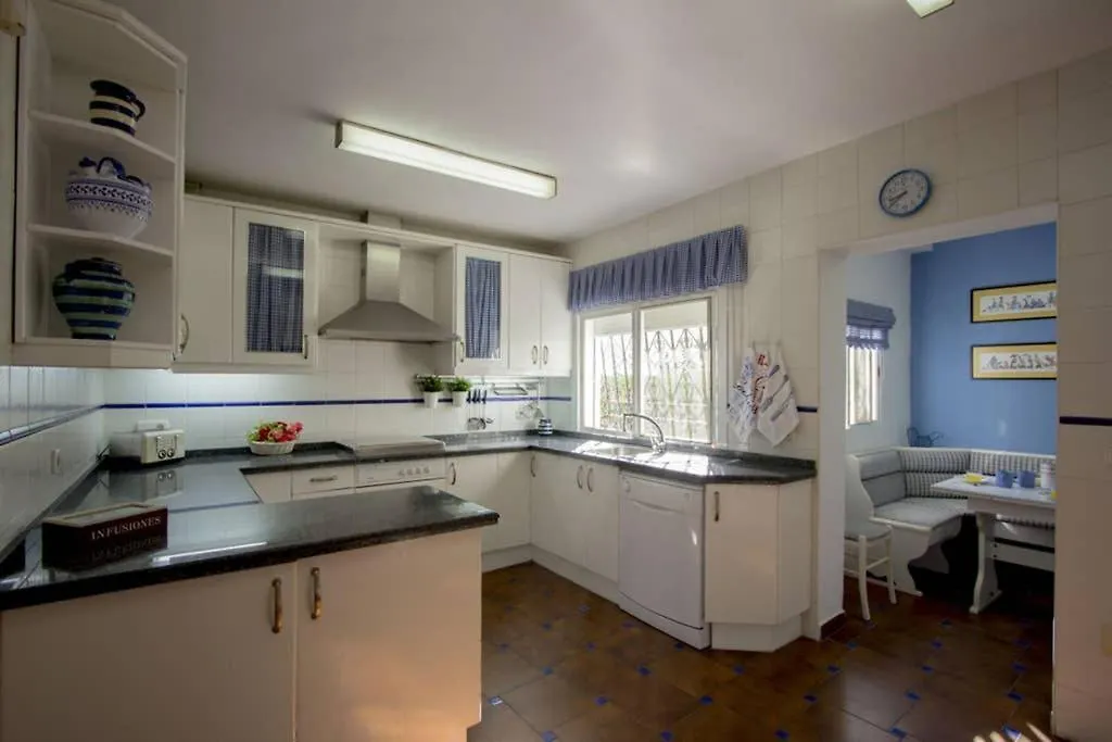 Villa Alboran Beachfront 9Pax Torre de Benagalbοn Ισπανία